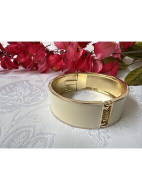 Unsigned Sequin 1" Bracelet Cream Gold Tone Enamel Wide Cuff Bangle Hinged NEW